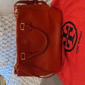 Tory Burch Robinson Double Zip Tote in Saffiano Leather